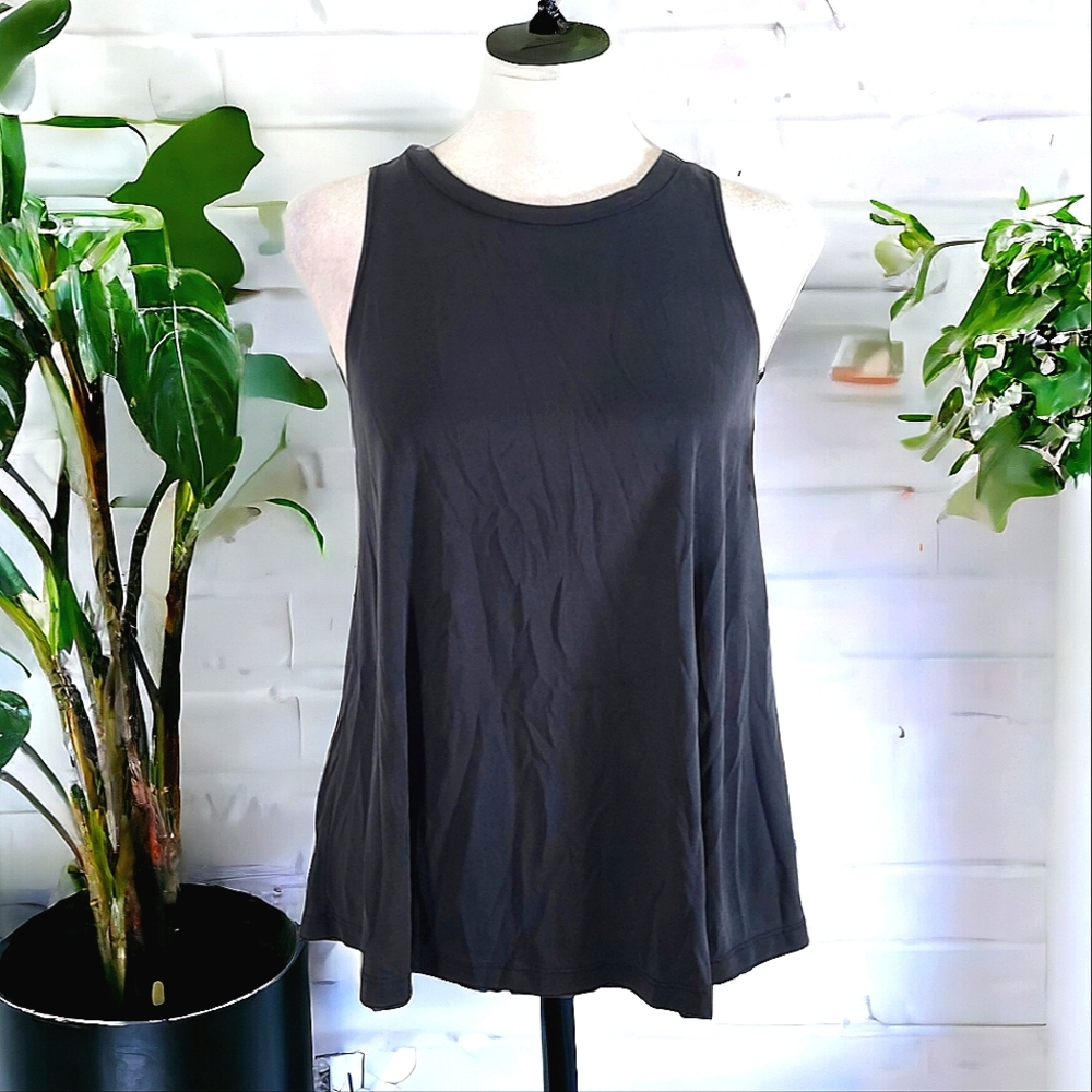Forever 21 Women's Black Crew Neck Tank Top Size Small